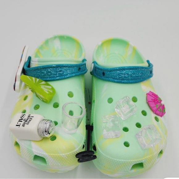 Crocs - Picture 1 of 9